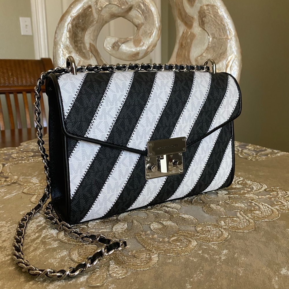 Michael Kors crossbody - Picture 3 of 9